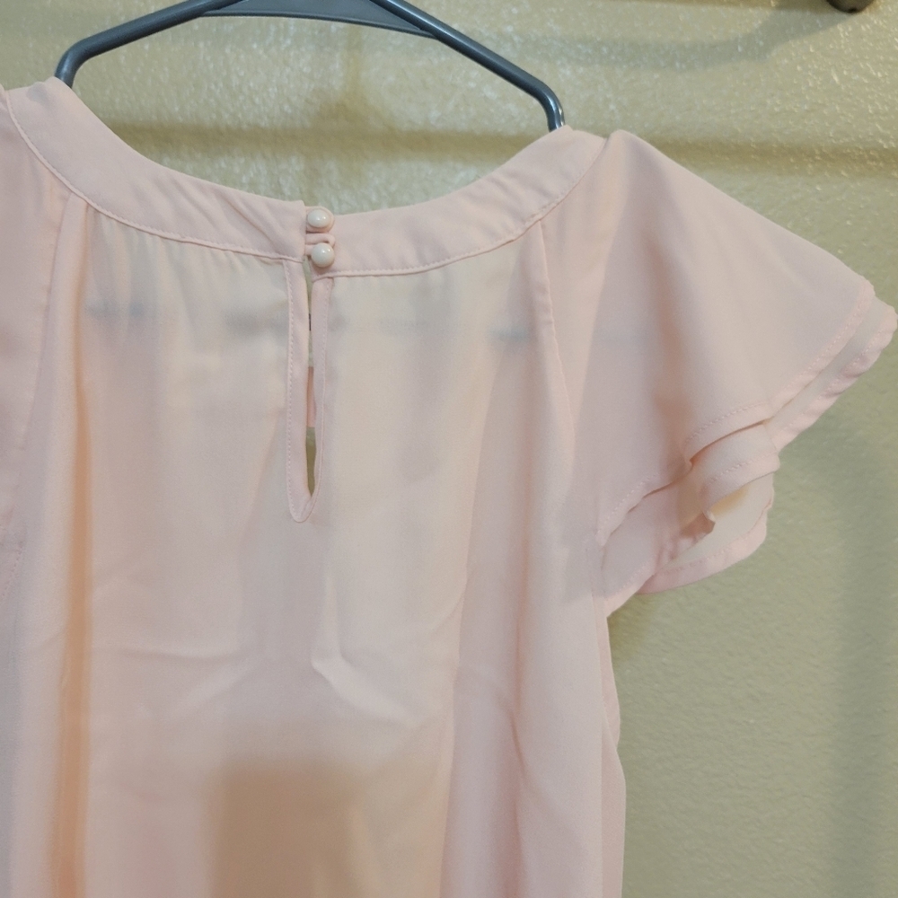 Hello Miss Light Pink Women's Short sleeve Keyhole Flowy top Medium - Picture 4 of 6